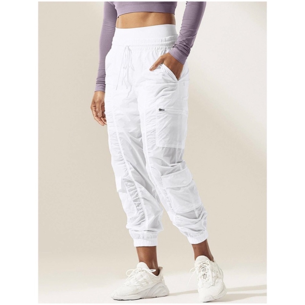 Athleta Parachute Cargo Pants SZ 12 White